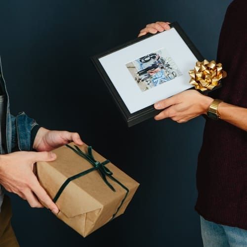 How to Frame the Perfect Gift